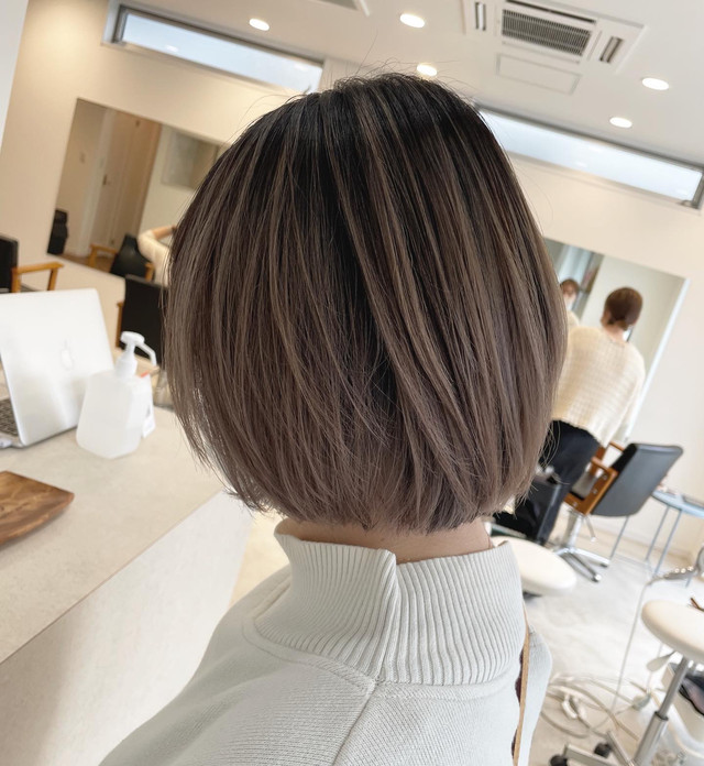 ハイライトカラーのサイドスタイル