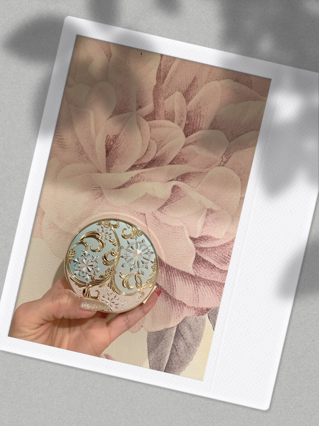 ノーファーで決定💕

わたしもスノービューティーを知ってからノーファンデ生活╰(*´︶`*)╯

今までファンデなしてはと思っていた友人も
スノービューティーを購入してから、ノーファンデ生活╰(*´︶`*)╯

ファンデよりは正直カバー力