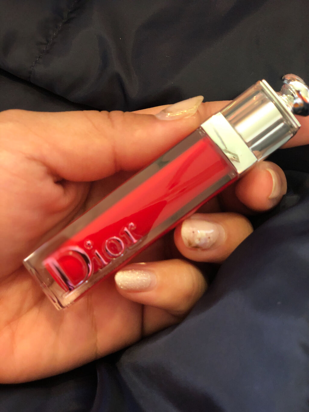 ディオール アディクト ステラー グロス
★★★★☆
初めて最も赤っぽい色購入！
赤なんだけど、グロス塗り塗りー！って感じではなく、少しとってポンポンって唇にのせる感じにすると薄づきですごく良き❤️
唇が薄くて、10年くらい前に友達から似合