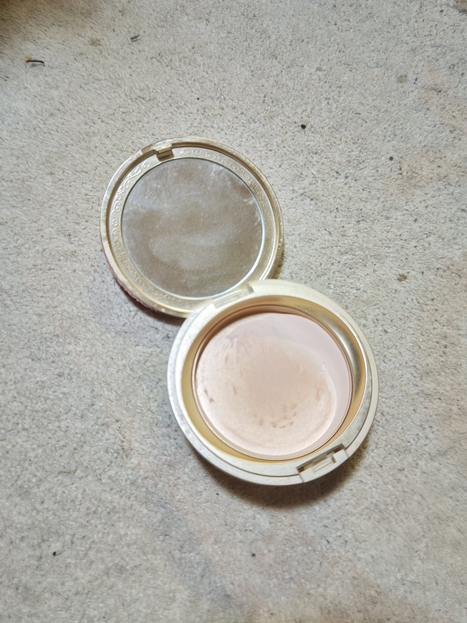 フェースアップパウダー２０２３ セット/ミラノコレクション/プレストパウダーを使ったクチコミ（1枚目）