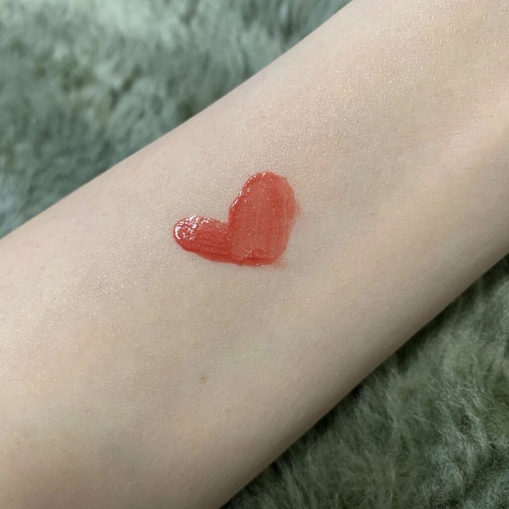 アピュー ジューシーパン スパークリングティント BE02 おねだりグアバ(オーロラ姫デザイン)/A’pieu/口紅を使ったクチコミ（2枚目）