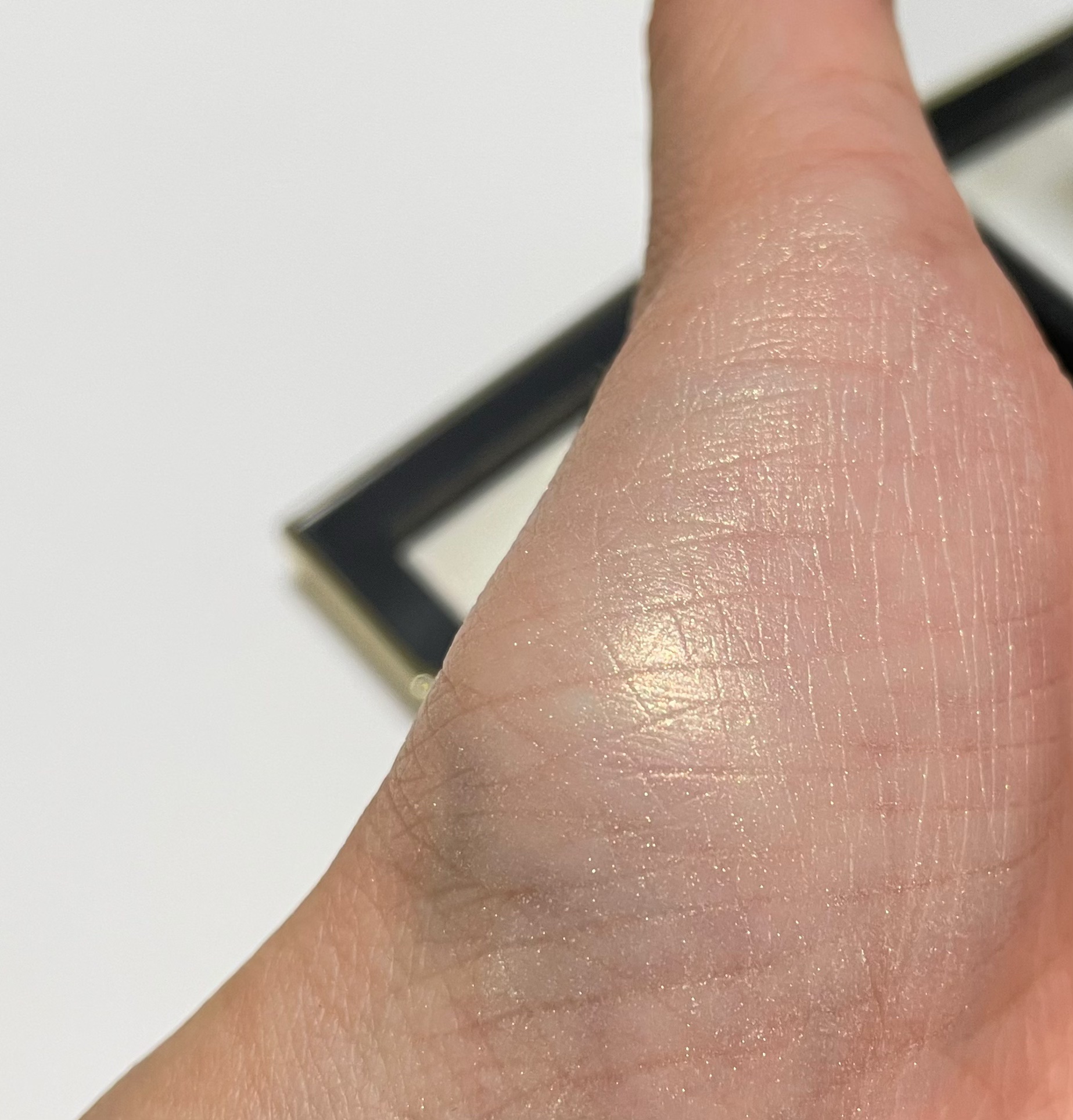 ゴールドダスト　ライトライトリフレクティング セッティングパウダー/NARS/プレストパウダーを使ったクチコミ（3枚目）