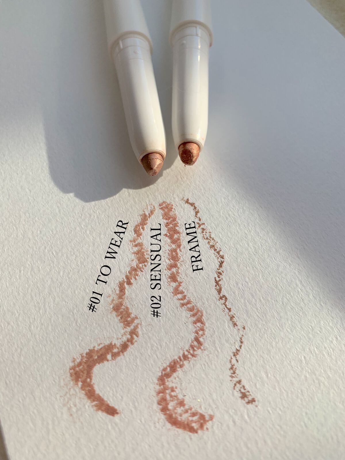 ボリュームメイカーデュオ 01 To Wear/VAVI MELLO/スティックアイシャドウを使ったクチコミ（2枚目）