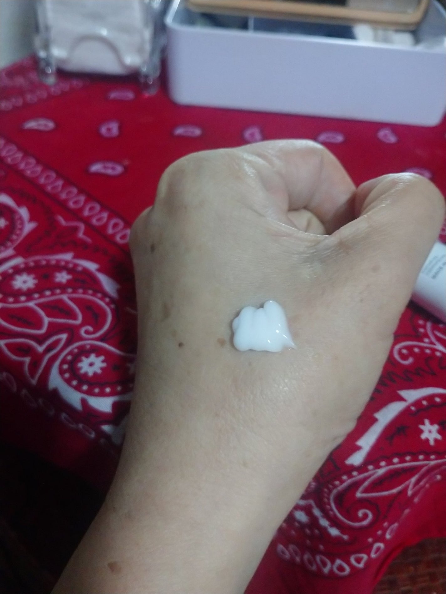 ユースエイジヒアルロン酸アイクリーム/SNP/アイケア・アイクリームを使ったクチコミ(2枚目)