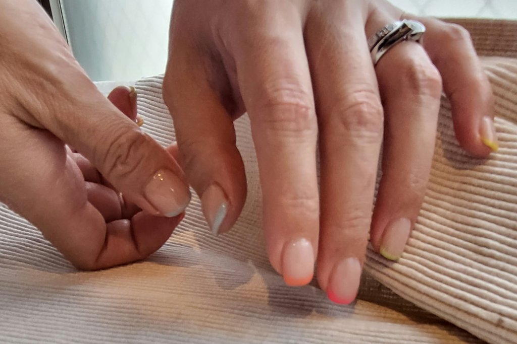 ジェルネイル LED スターターキット（16W LEDランプ&定番カラー3色付）/SHINYGEL/ネイル用品を使ったクチコミ（1枚目）