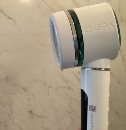 mcgroupakiko on LIPS 「わが家のバラは虫の大好物、門扉近くにはジャスミンが少しずつ開花..」(4枚目)