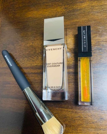 GIVENCHY
タン・クチュール・エバーウェア・ファンデーション
P110
30ml
SPF 20 PA++

¥6,900- (税抜)

✽.｡.:*・ﾟ ✽.｡.:*・ﾟ ✽.｡.:*・ﾟ ✽.｡