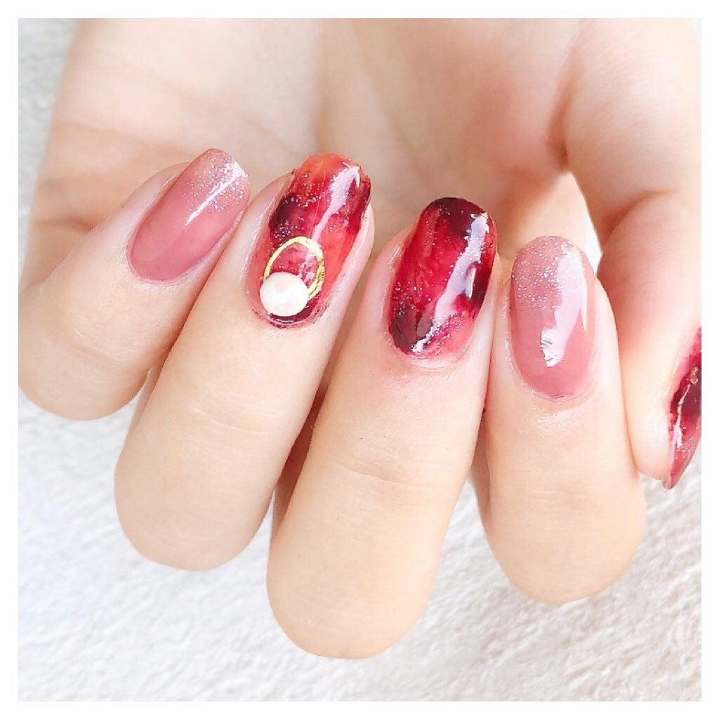 𝘼𝙮𝙪 ❦ 𝑆𝑒𝑙𝑓 𝑁𝑎𝑖𝑙 on LIPS 「❥こんばんは😌PLAYFULLを使って赤べっ甲ネイルを..」(3枚目)