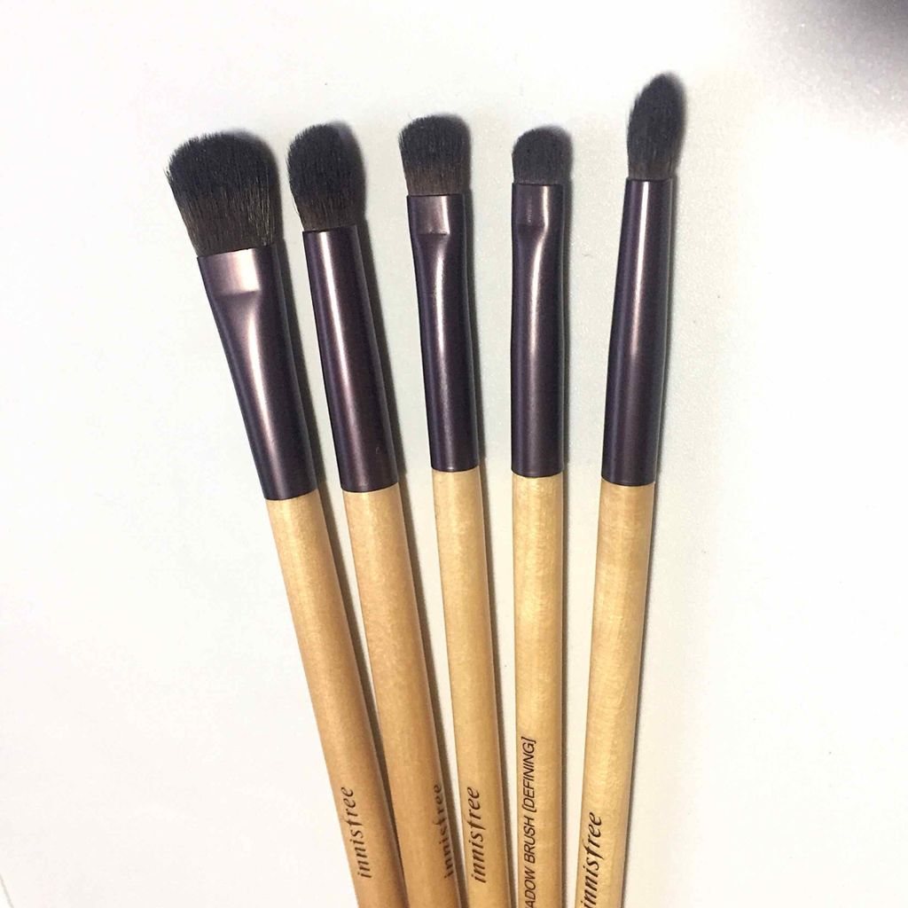 CONTOURING BRUSH (アイシャドウ ブラシ)/innisfree/メイクブラシを使ったクチコミ(2枚目)