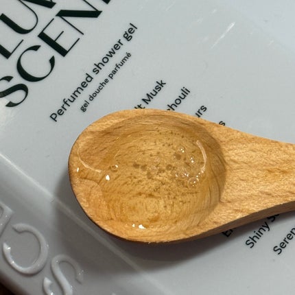 スクラブボディウォッシュ フラワーマーケット ホワイトチューリップ/LUV SCENT/ボディスクラブを使ったクチコミ(4枚目)