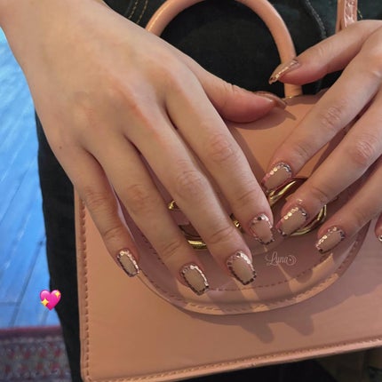 Iuna. Mizuki on LIPS 「.pinkhologram💖#nail#nailstagram..」(1枚目)