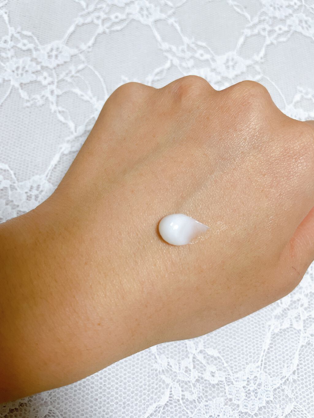 プレシャスガーデン ハンドクリーム （リラクシングフラワー）のクチコミ「保湿力は弱いですが、香りが好きで2回目です🌸
ちょっと重ためのクリームなのでよく伸ばさないと
.....」（2枚目）