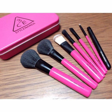 3CE MINI MAKEUP BRUSH KIT/3CE/メイクブラシを使ったクチコミ（1枚目）