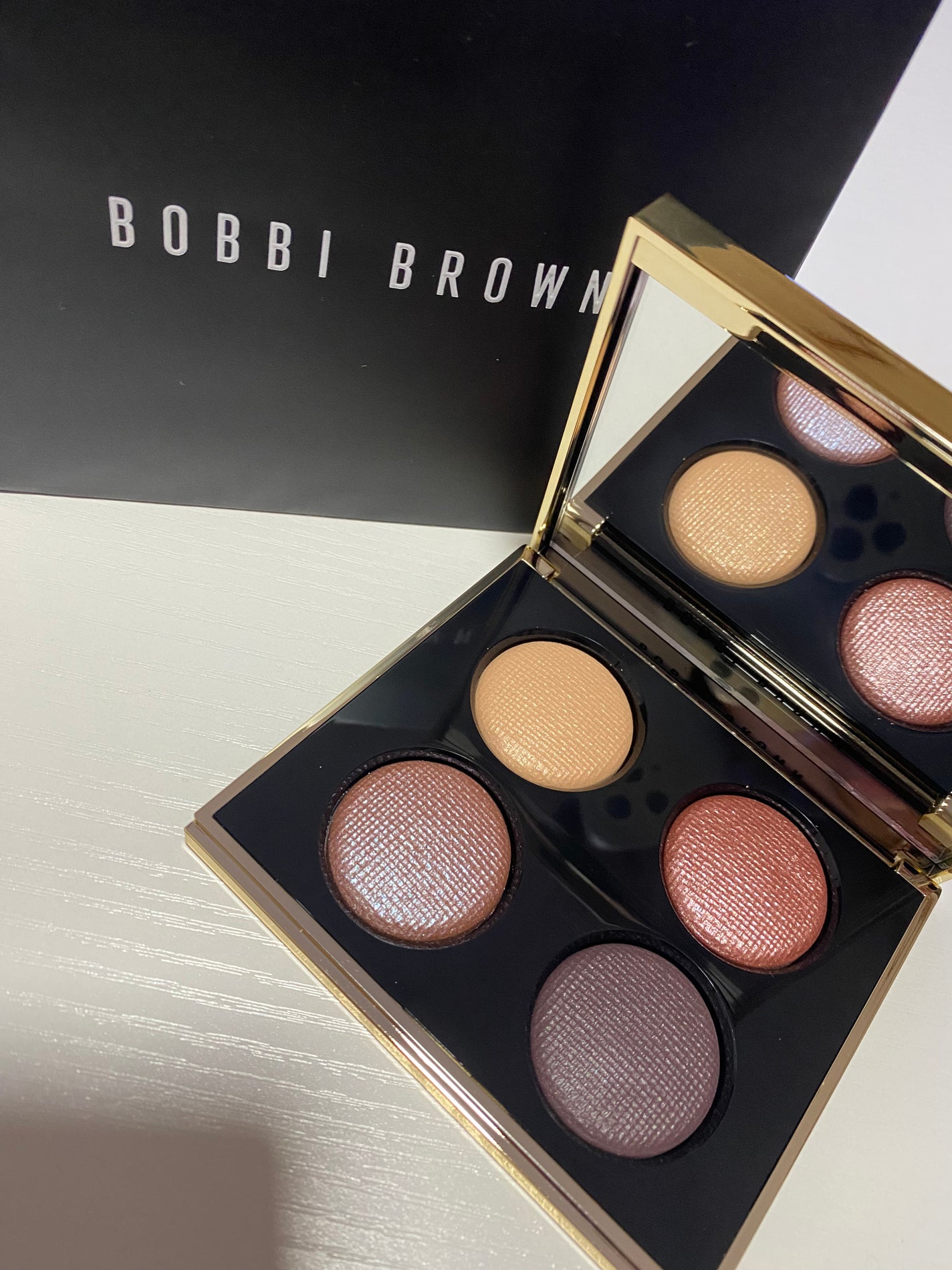 リュクス アイシャドウ クォード グロウ ウィズ ラブ コレクション/BOBBI BROWN/アイシャドウパレットを使ったクチコミ(1枚目)