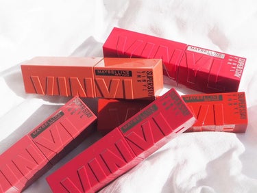 【MAYBELLINE】

最強リップ🧡

落ちなすぎて感動したリップ！発色可愛すぎるし、何より乾燥も全然しないのもさすがメイベリン♡

シャカシャカ振ってカラーロック膜、形状記憶膜成分、高濃度ピグメン