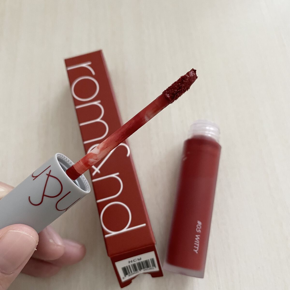 ゼロベルベットティント 05 ウィッティ(WITTY)/rom&nd/リップティントを使ったクチコミ（2枚目）