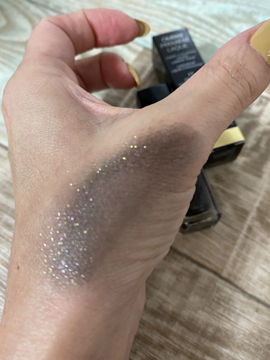 オンブル プルミエール ラック 17 オー ヌワール/CHANEL/リキッドアイシャドウを使ったクチコミ（2枚目）