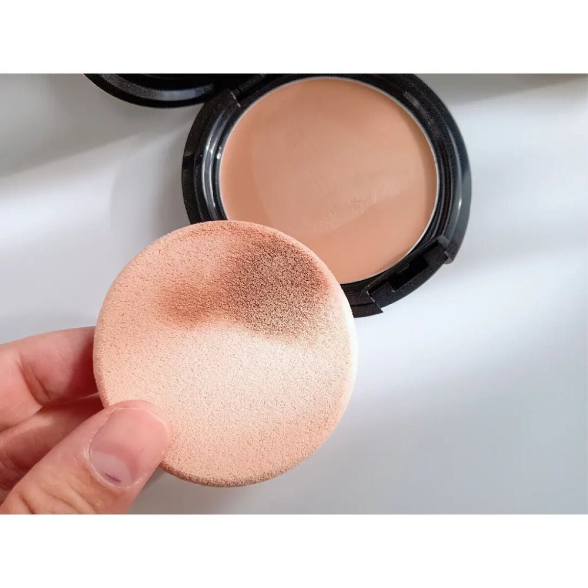 プロシアファンデーション/アイメディア/クリーム・エマルジョンファンデーションを使ったクチコミ(4枚目)