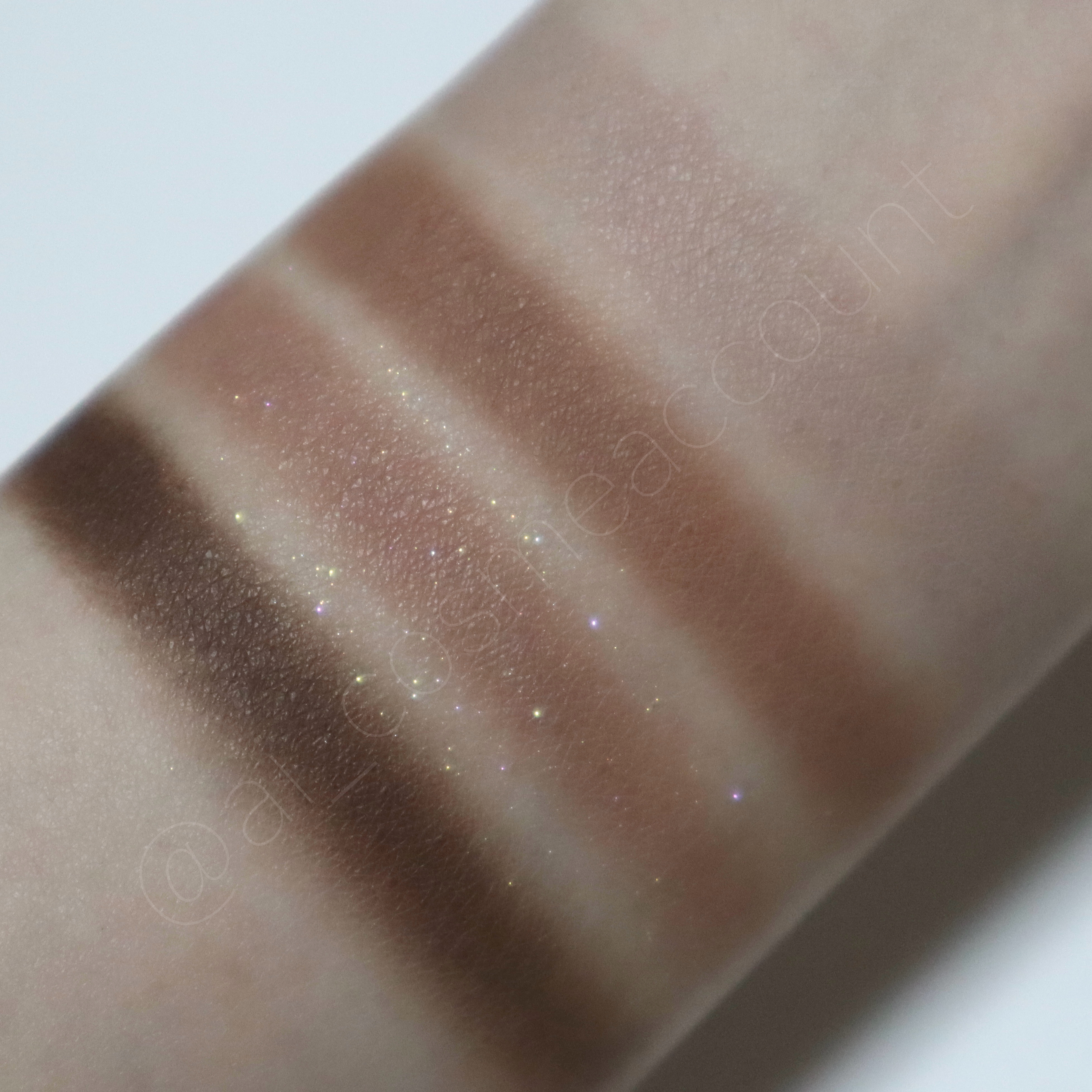 ベターザンアイズ B01 バックウィートフラワーインブラック（INAPSQUAREコラボ）/rom&nd/アイシャドウパレットを使ったクチコミ（3枚目）