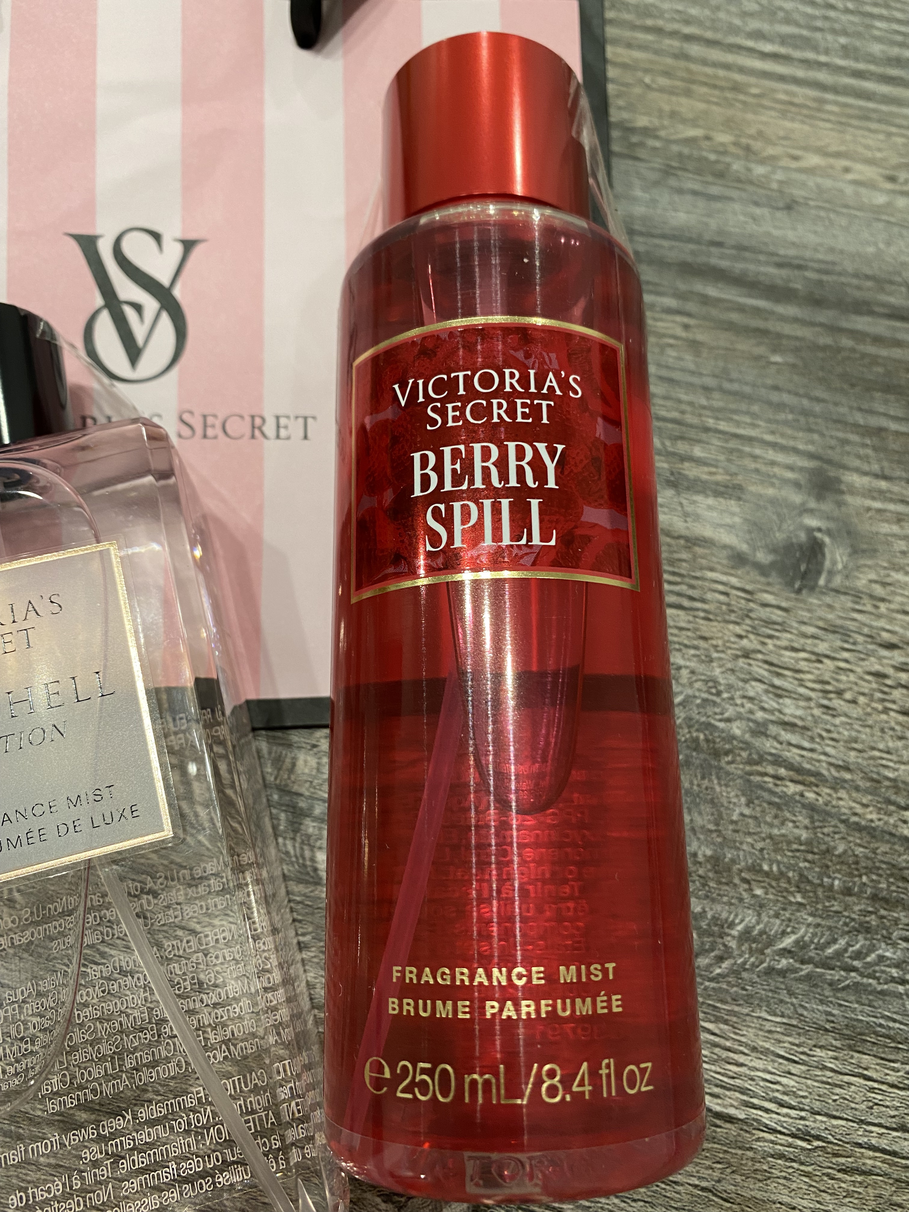 ボディミスト Bombshell/victoria's secret (ヴィクトリアズシークレット)/香水(レディース)を使ったクチコミ（2枚目）