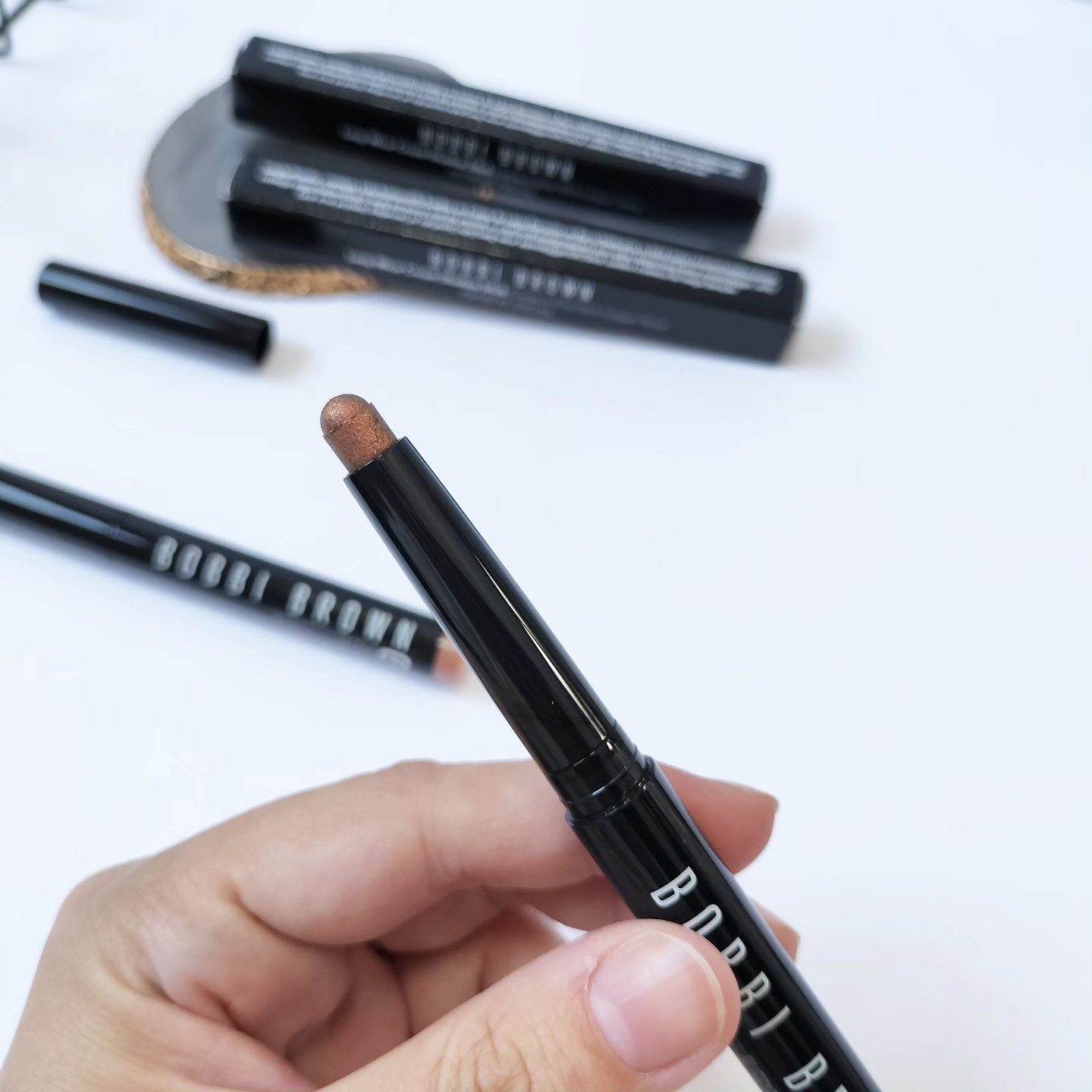 ロングウェア クリーム シャドウ スティック L12 ブロンズ(限定色)/BOBBI BROWN/スティックアイシャドウを使ったクチコミ（3枚目）