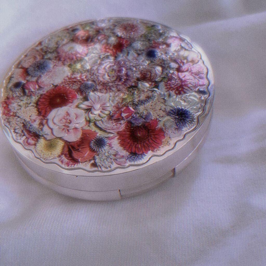 ロイヤルフラワーコレクション VIII コンパクトパウダー/インフィニティ/プレストパウダーを使ったクチコミ（1枚目）