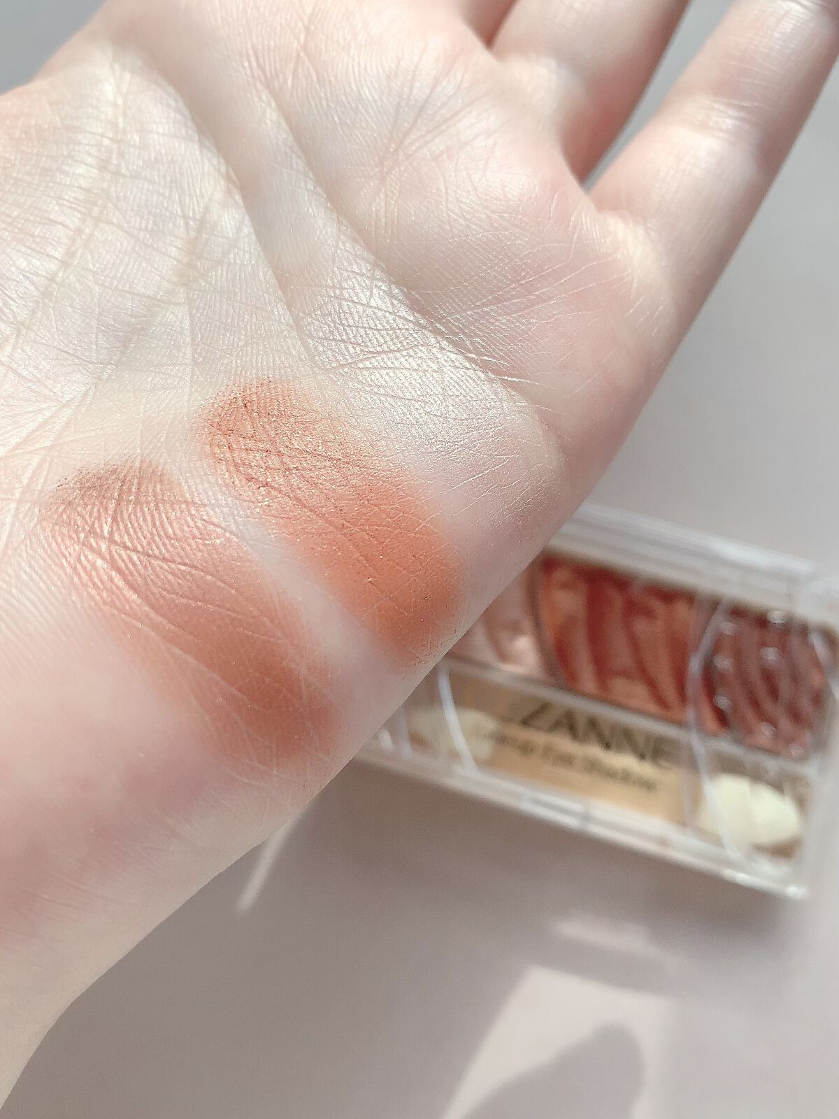 トーンアップアイシャドウ/CEZANNE/アイシャドウパレットを使ったクチコミ（3枚目）