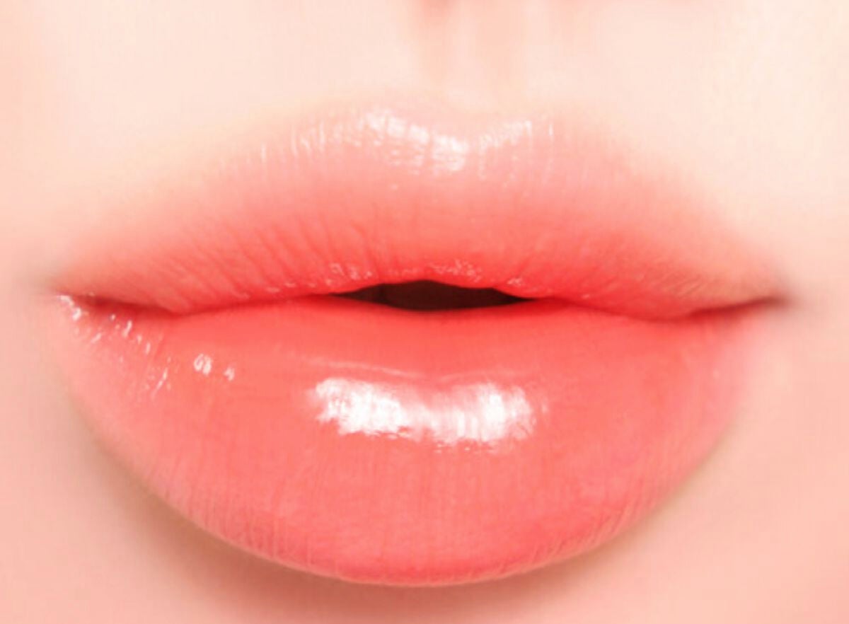 クチュールリップティント デューイグロイ 03 ヤング&ピーチ