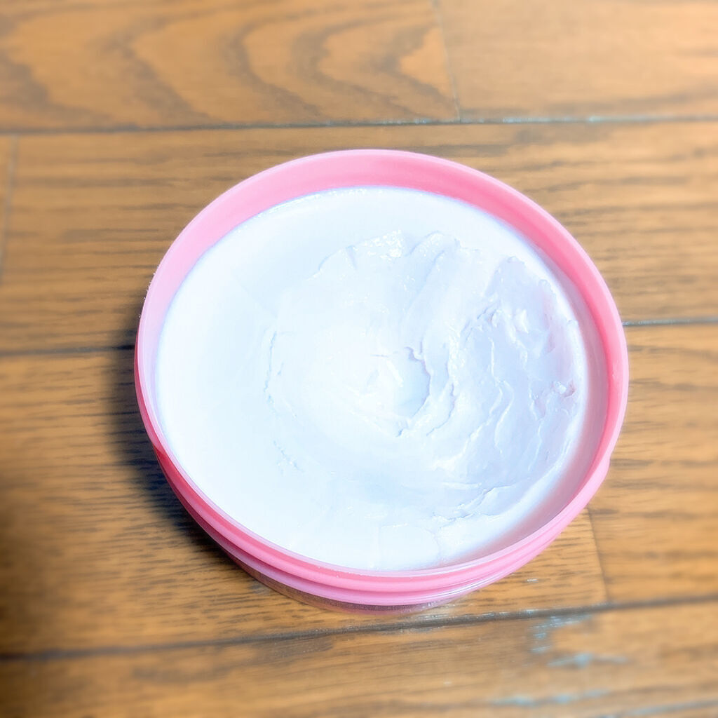ボディバター ピンクグレープフルーツ/THE BODY SHOP/ボディクリームを使ったクチコミ（3枚目）