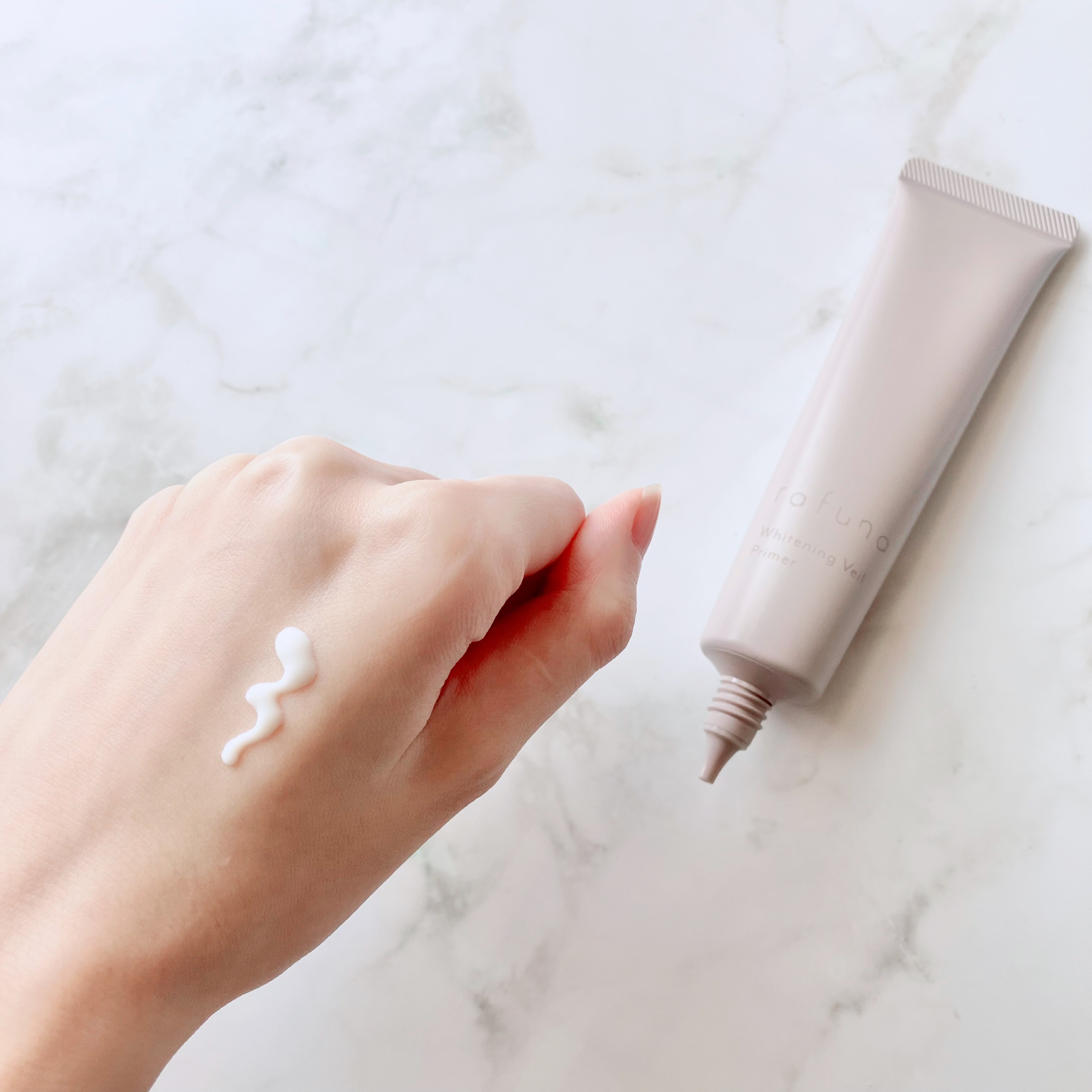 ホワイトニングヴェールプライマー/rafuna/化粧下地を使ったクチコミ（2枚目）