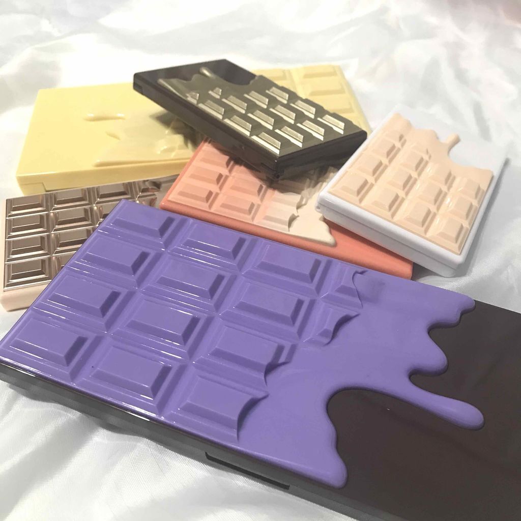 MAKEUP REVOLUTION I Heart Revolution Violet Chocolate Paletteのクチコミ「メイクアップレボリューションの﻿
チョコレートパレットに新色登場💜﻿
﻿
Violetです💕う.....」（1枚目）