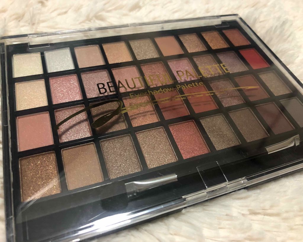 moe on LIPS 「【ビューティフルアイシャドウパレット】この色合いに一目惚れして..」(1枚目)