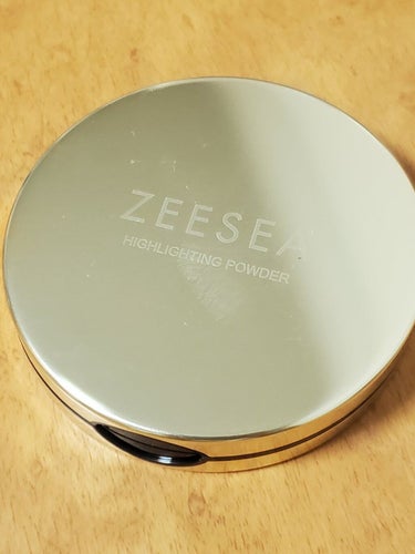 ZEESEA 顔がキラキラ  オーロラ系ハイライト ポールスター/ZEESEA/パウダーハイライトを使ったクチコミ（1枚目）