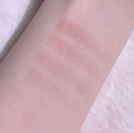 レブロン ダズル アイシャドウ クアッド/REVLON/アイシャドウパレットを使ったクチコミ(4枚目)