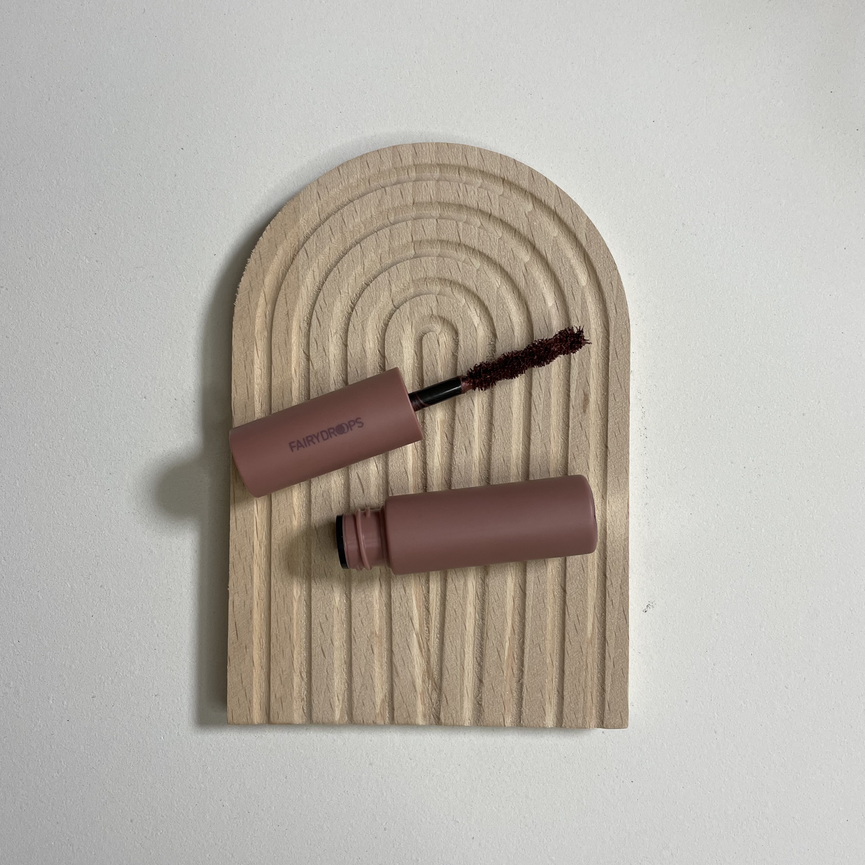 フェアリードロップス クアトロラッシュ（マスカラ フィルムタイプ） RUBY BROWN/FAIRYDROPS/マスカラを使ったクチコミ（1枚目）