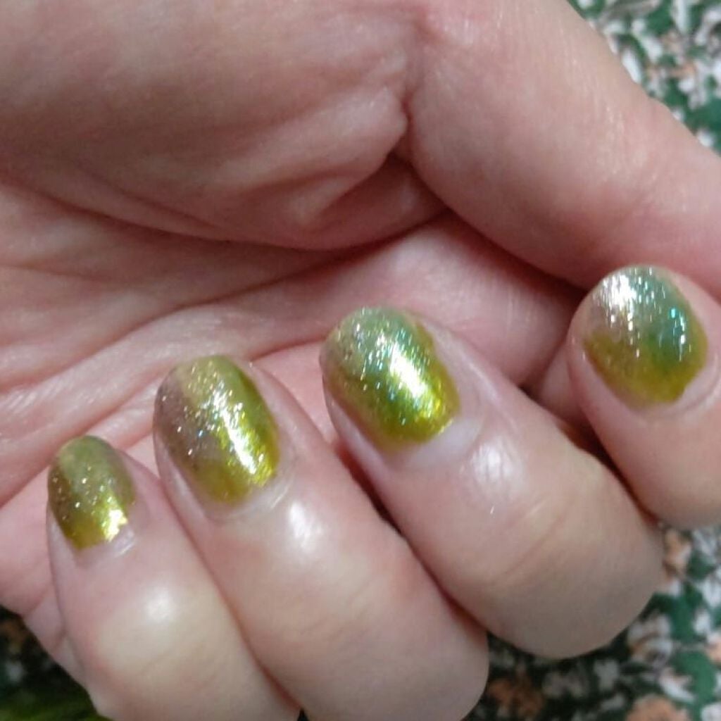 ネイルホリック Aurora Glitter/ネイルホリック/マニキュアを使ったクチコミ(2枚目)