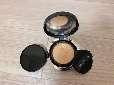 bareMinerals オリジナル ピュア セラム カバーアップ クッションのクチコミ「スキンケア成分96％の美容液クッション。
つけた瞬間から、くすみがちな肌でさえ明るい印象に見え.....」（2枚目）