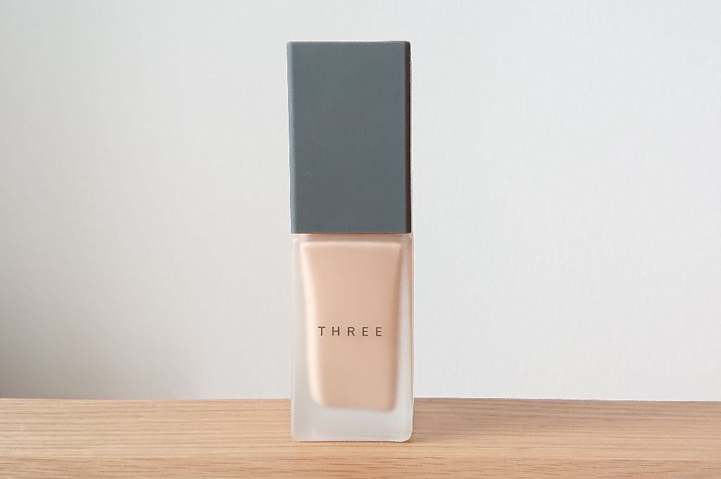 フローレスエシリアル フルイド ファンデーション/THREE/リキッドファンデーションを使ったクチコミ（1枚目）
