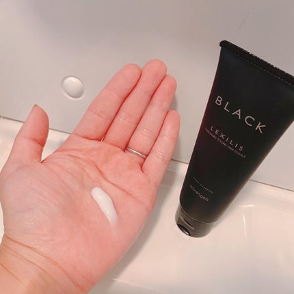 ブラック フレグランス スタイリング ヘアエッセンス/LEXILIS/アウトバストリートメントを使ったクチコミ(7枚目)