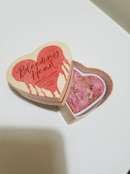 ハートハイライター ブリーディングハート/MAKEUP REVOLUTION/パウダーハイライトを使ったクチコミ(1枚目)