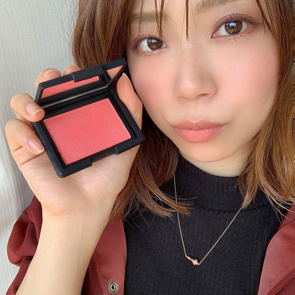 Anna on LIPS 「大好きなチーク。繊細なシマー感がほんっとにキレイで、頬をつやっ..」(5枚目)