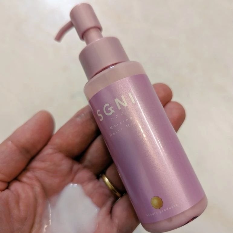 hiro on LIPS 「スグニモイストミルクトロっと柔らかいヘアミルク!髪が綺麗にコー..」(2枚目)