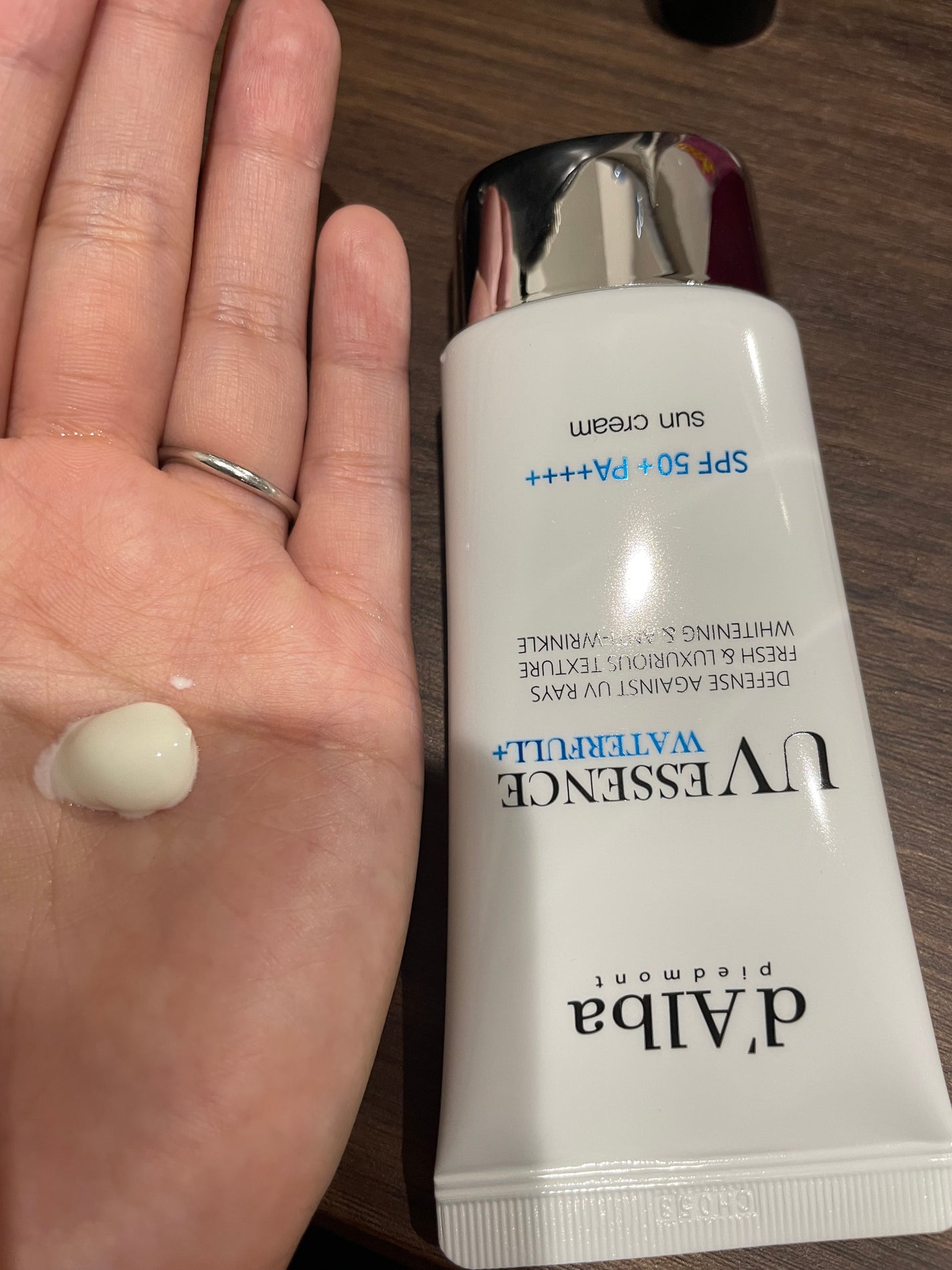 ダルバ ウォータフル エッセンス サンクリーム/ダルバ/日焼け止めクリームを使ったクチコミ(2枚目)