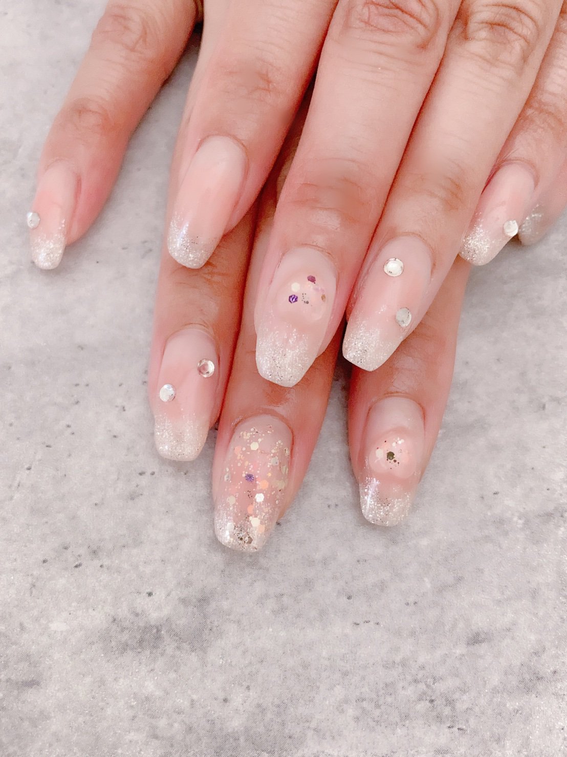 今月のネイル♥️

nail salon C'doT　にて！
大阪の江坂駅で個人としてやってます！

とっても綺麗なサロンで
気さくな方でとても会話が盛り上がりました(笑)

その場で変更も可能で、
サンプルなど見たら、どストライクで
かな