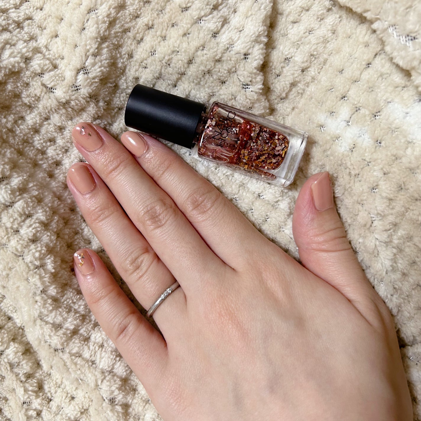 ネイルホリック パーティーフレーク/ネイルホリック/マニキュアを使ったクチコミ(2枚目)