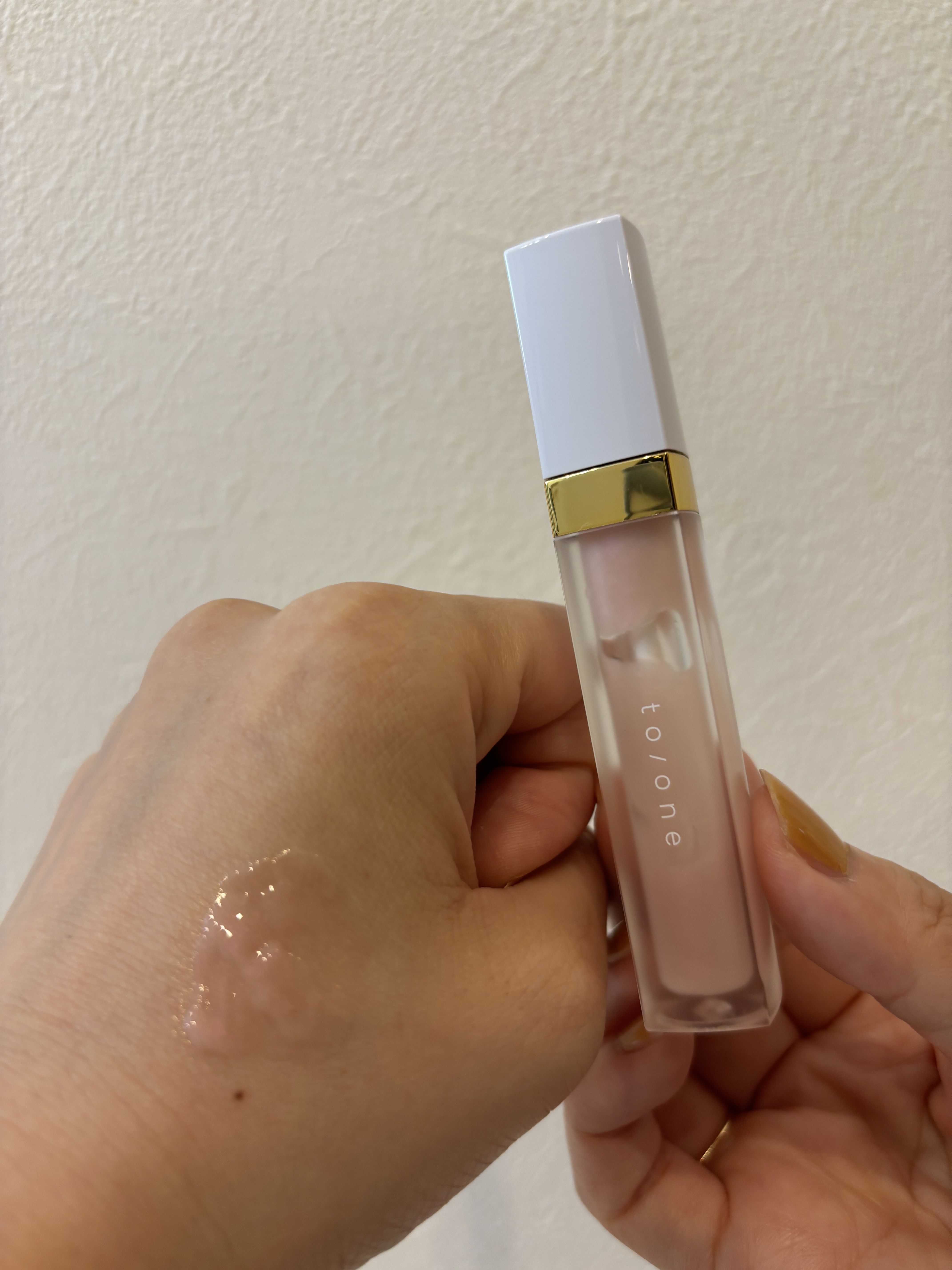 to/one グロスプランパーのクチコミ「⚪️to/one  グロスプランパーEX01

今、プランパーはこちらを使ってるよ❗️
自宅に.....」（2枚目）