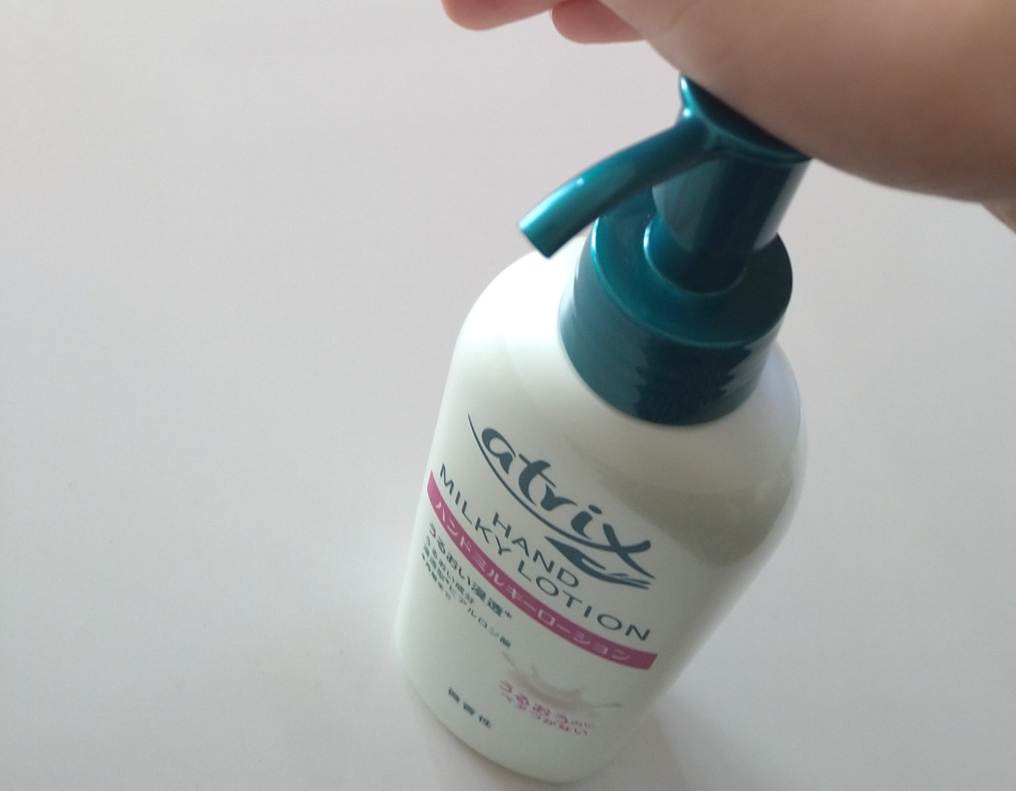 ハンドミルキーローション/アトリックス/ハンドクリームを使ったクチコミ（2枚目）