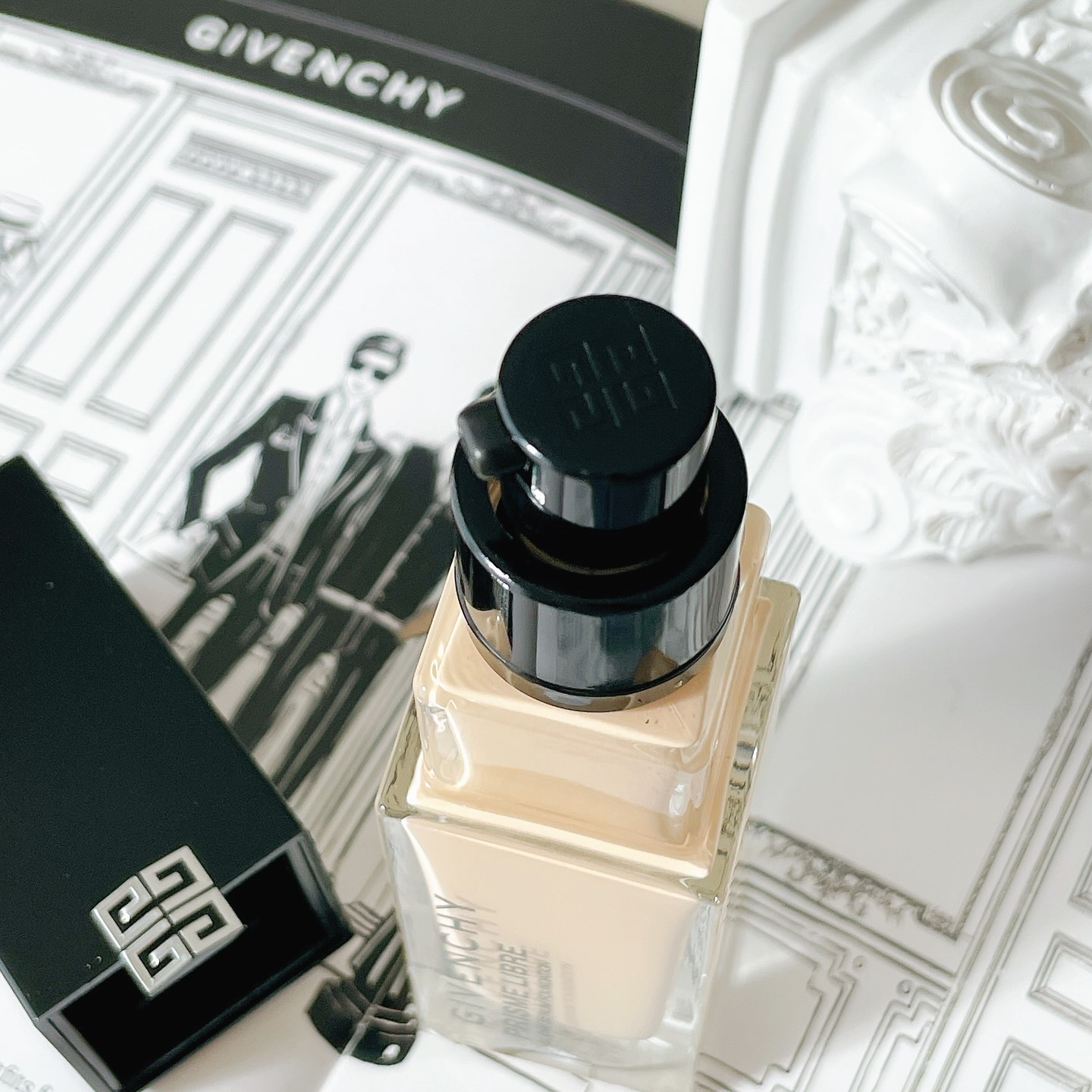 プリズム･リーブル･グロウ･セラム･ ファンデーション/GIVENCHY/リキッドファンデーションを使ったクチコミ（2枚目）