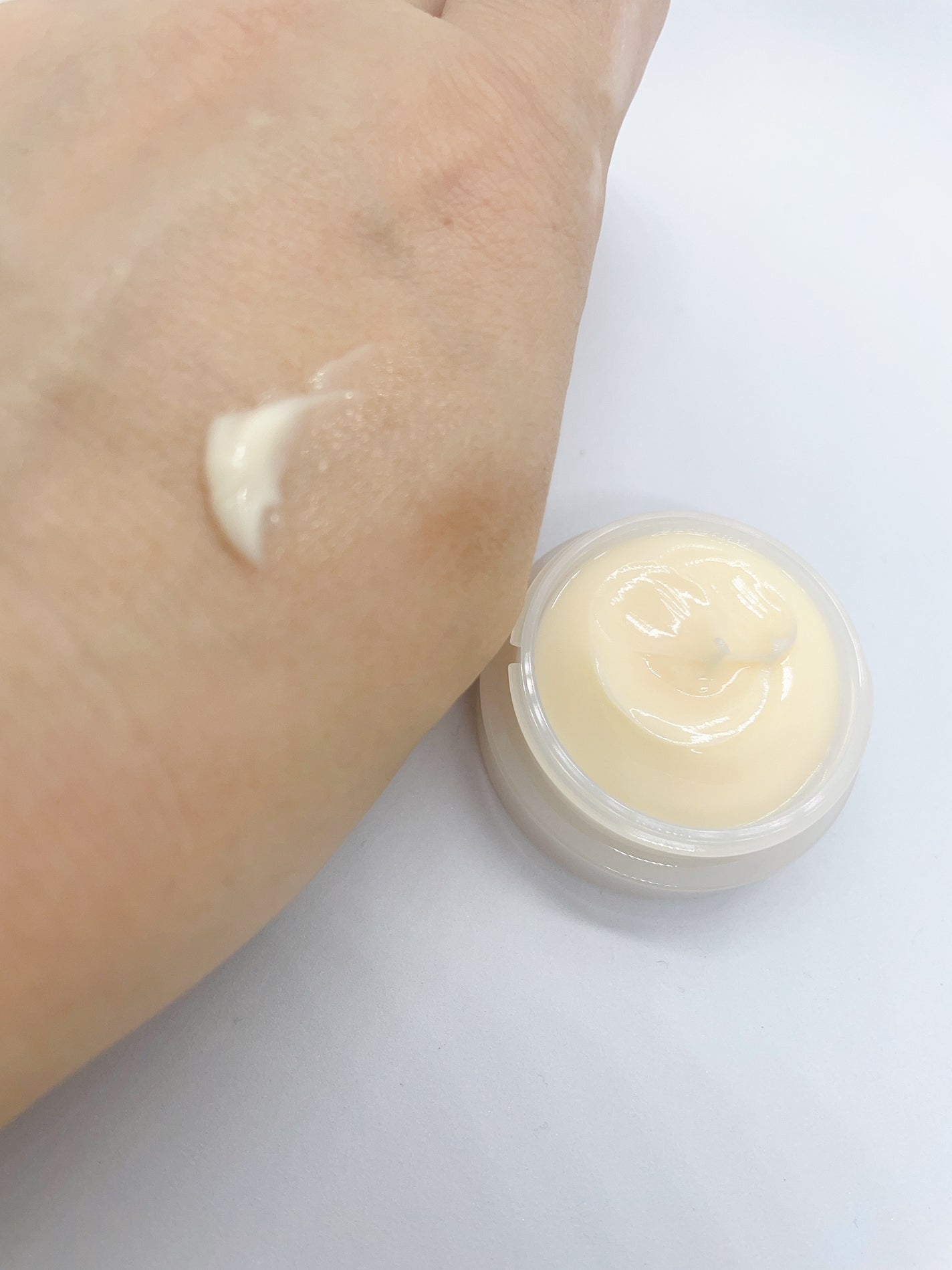 みー on LIPS 「#DEW#タンタンコンクドロップ#リップゾーンセラムヒアルロン..」(6枚目)