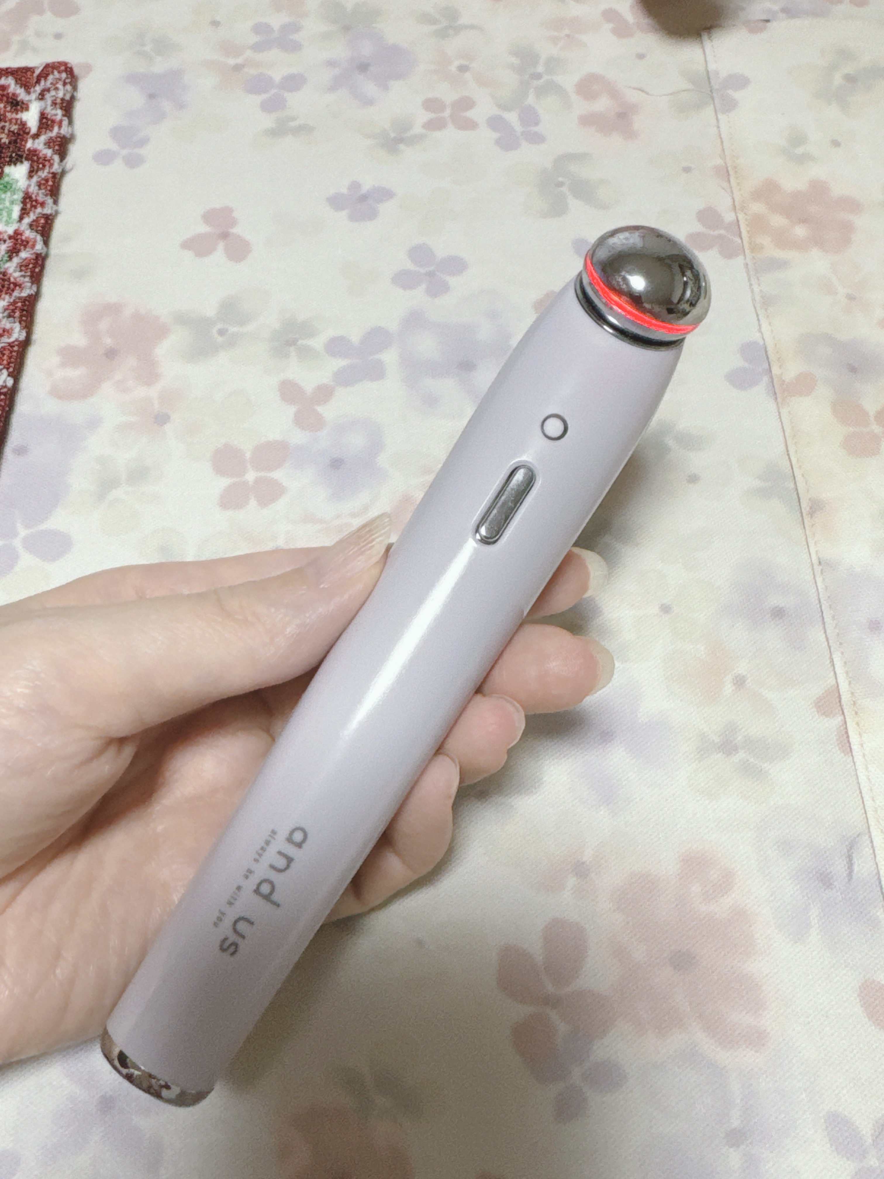 and us 目元ケア美顔器